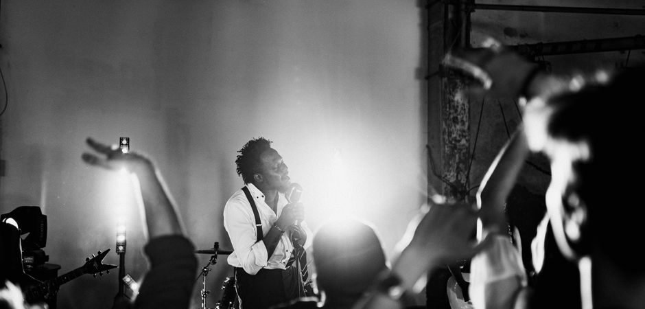LE SSERAFIM Unveils ‘Made My Night’ Video in New Overwatch Collaboration
